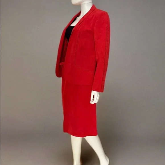 Mollie Parnis Red Ultra Suede Skirt Suit - Picture 2 of 12